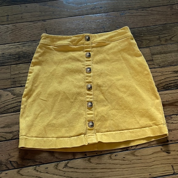 size XS Forever 21 yellow mini skirt brown buttons - Picture 1 of 2